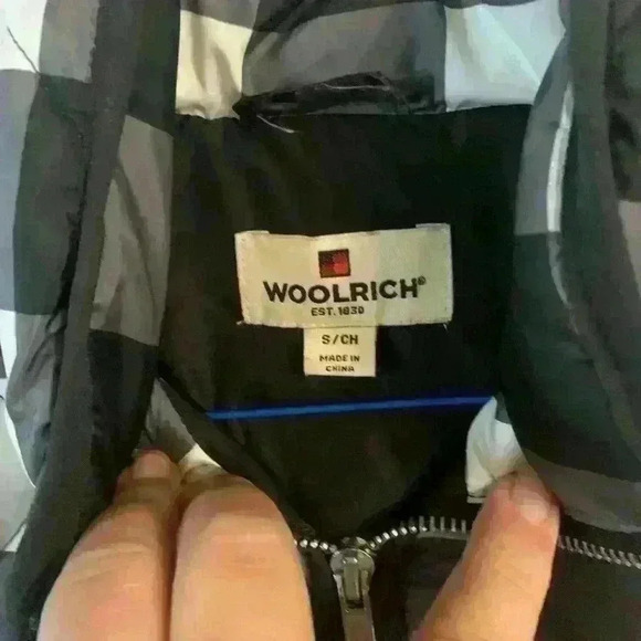 Woolrich Puffer Woman’s Vest size small black, and white buffalo plaid full zip - Picture 3 of 8